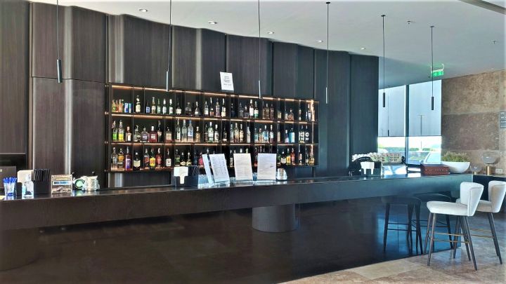 LOBBY BAR